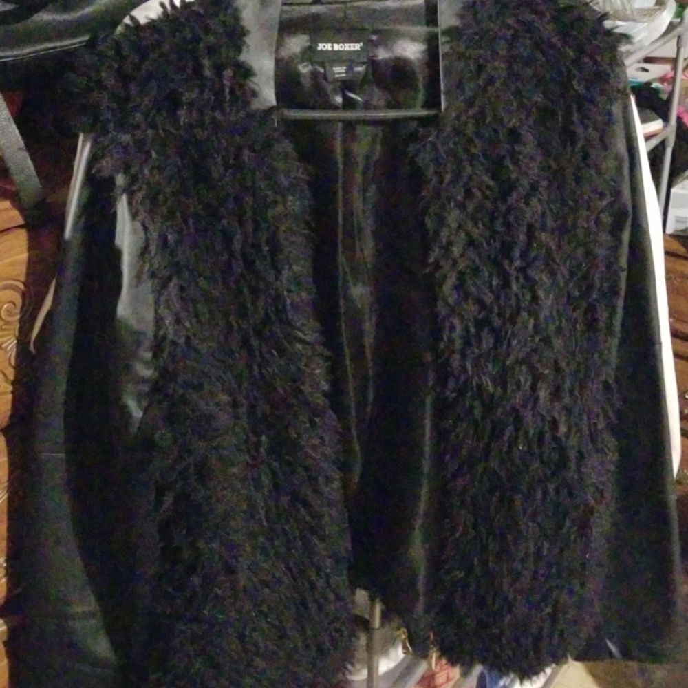 Faux leather sleeves faux fur jacket